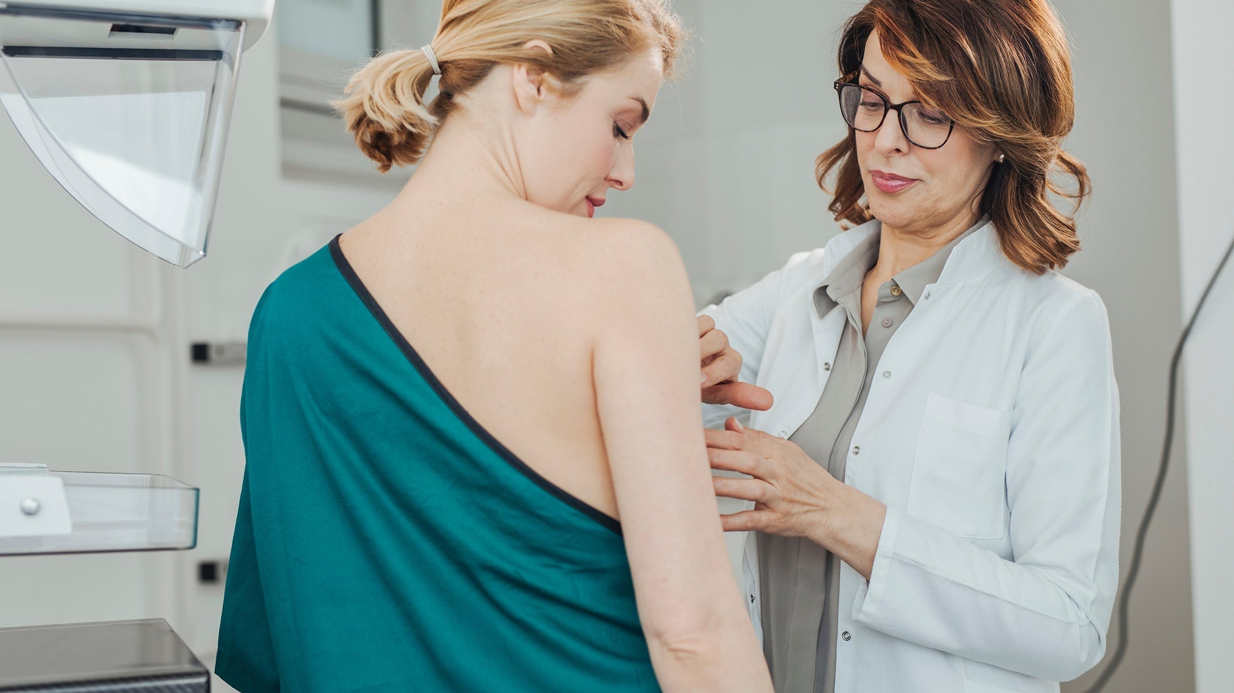 Preparing for breast explant surgery? Learn what to set up before your procedure date to make recovery smoother from day one.