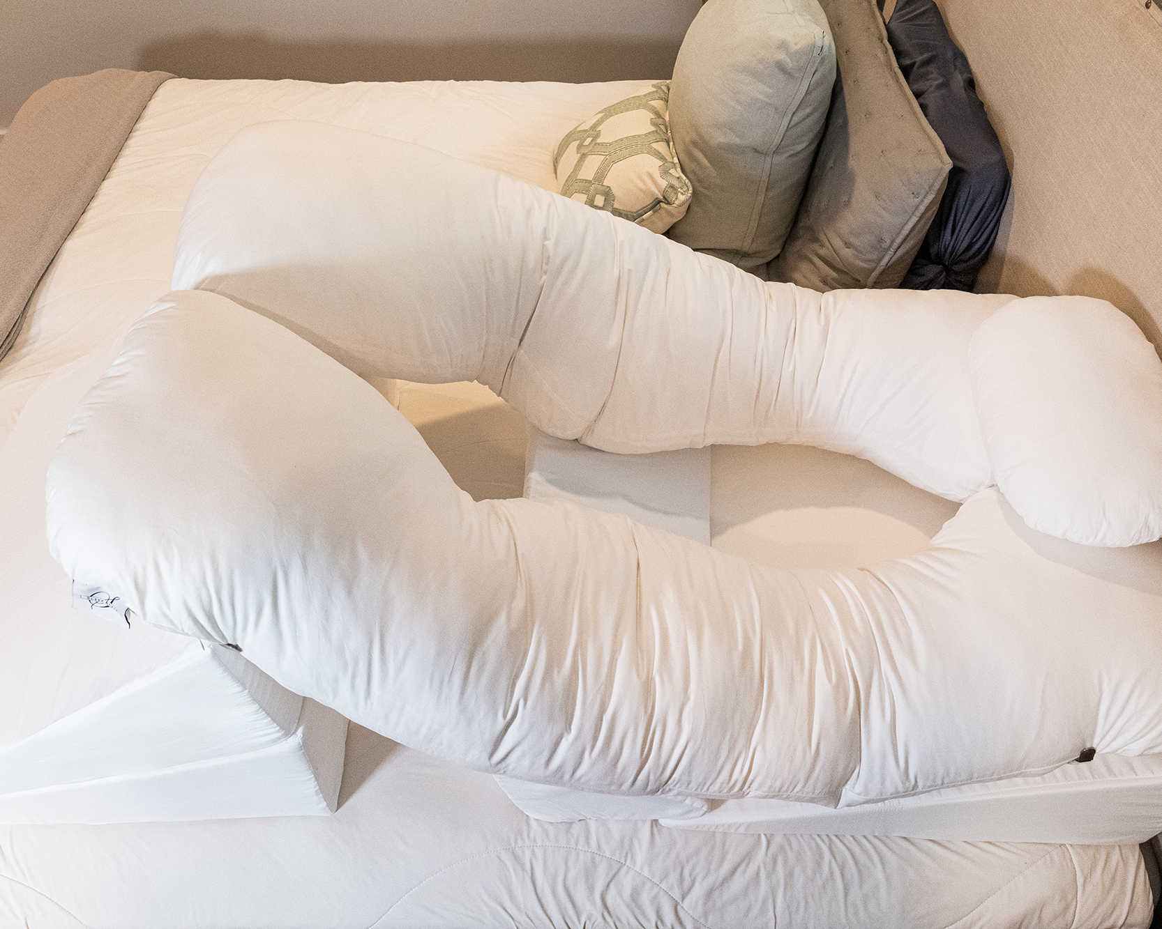 The BBL Pillow Add On Set pairs with the Sleep Again Pillow System to make the ultimate BBL Pillow for both sleep and recovery.