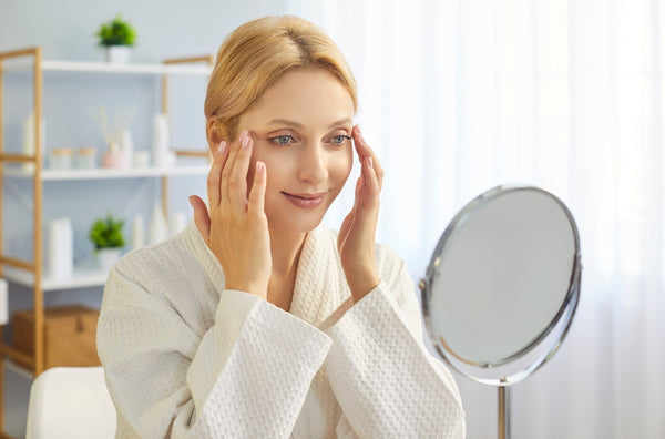 Planning blepharoplasty? Set up your sleep position before surgery day. Our guide covers head elevation techniques that reduce swelling and speed healing.