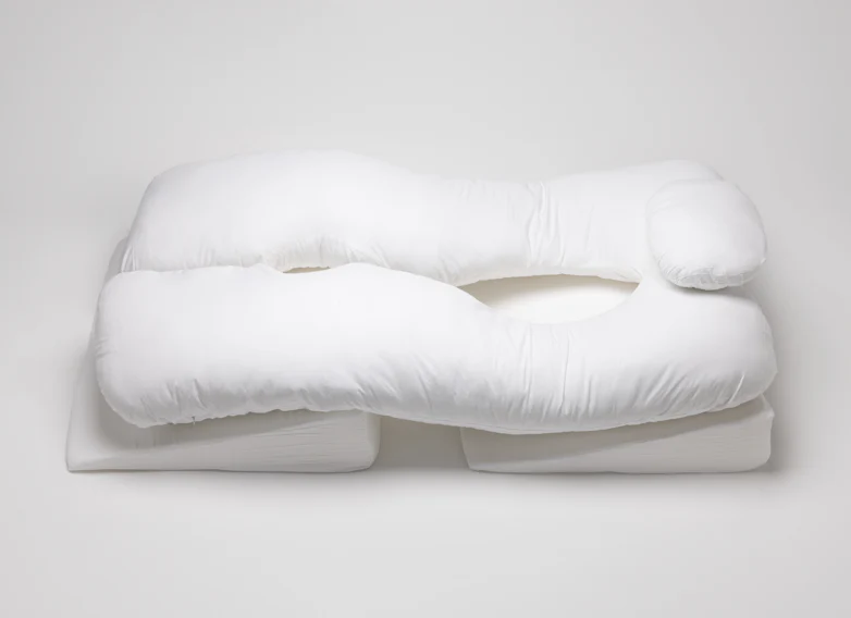 A detail photo of the Sleep Again Pillow System, a jaw surgery pillow designed to support your recovery following jaw surgery with elevated back sleeping.